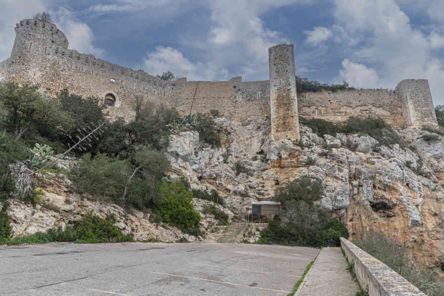 Mallorca - Felanitx 13 - castillo del santuario.jpg
